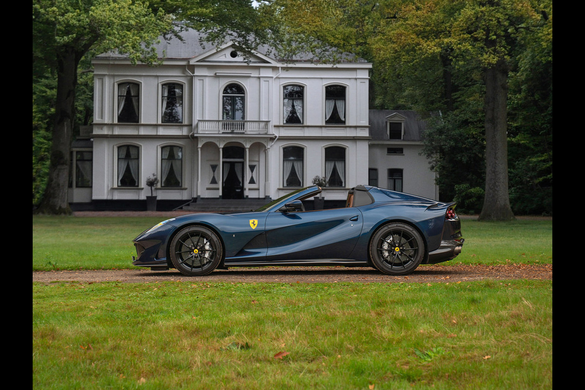Ferrari 812 GTS 6.5 V12 | Blu Swaters | Airbrushed Shields | Full Carbon spec | Lift | JBL | Surround view | ADAS | Racing seats Ferrari 812 GTS 6.5 V12 | Blu Swaters | Airbrushed Shields | Full Carbon spec | Lift | JBL | Surround view | ADAS | Racing seats