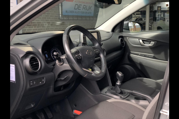 Hyundai Kona 1.0 T-GDI Comfort | Navi, Cruise, Clima, DAB, Camera, Carplay/Android | Goed Onderhouden! | Hyundai Kona 1.0 T-GDI Comfort | Navi, Cruise, Clima, DAB, Camera, Carplay/Android | Goed Onderhouden! |