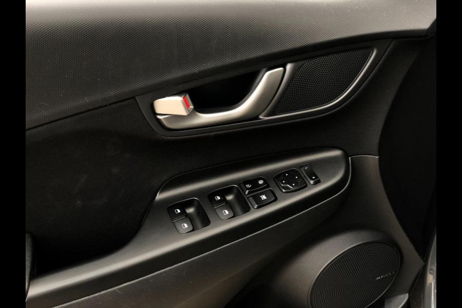 Hyundai Kona 1.0 T-GDI Comfort | Navi, Cruise, Clima, DAB, Camera, Carplay/Android | Goed Onderhouden! | Hyundai Kona 1.0 T-GDI Comfort | Navi, Cruise, Clima, DAB, Camera, Carplay/Android | Goed Onderhouden! |