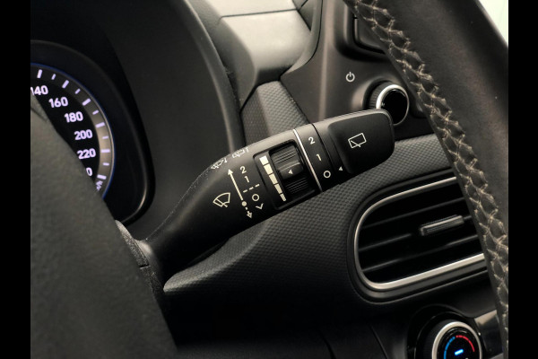 Hyundai Kona 1.0 T-GDI Comfort | Navi, Cruise, Clima, DAB, Camera, Carplay/Android | Goed Onderhouden! | Hyundai Kona 1.0 T-GDI Comfort | Navi, Cruise, Clima, DAB, Camera, Carplay/Android | Goed Onderhouden! |