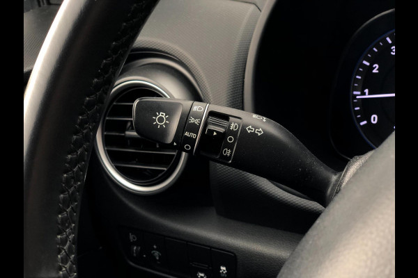 Hyundai Kona 1.0 T-GDI Comfort | Navi, Cruise, Clima, DAB, Camera, Carplay/Android | Goed Onderhouden! | Hyundai Kona 1.0 T-GDI Comfort | Navi, Cruise, Clima, DAB, Camera, Carplay/Android | Goed Onderhouden! |