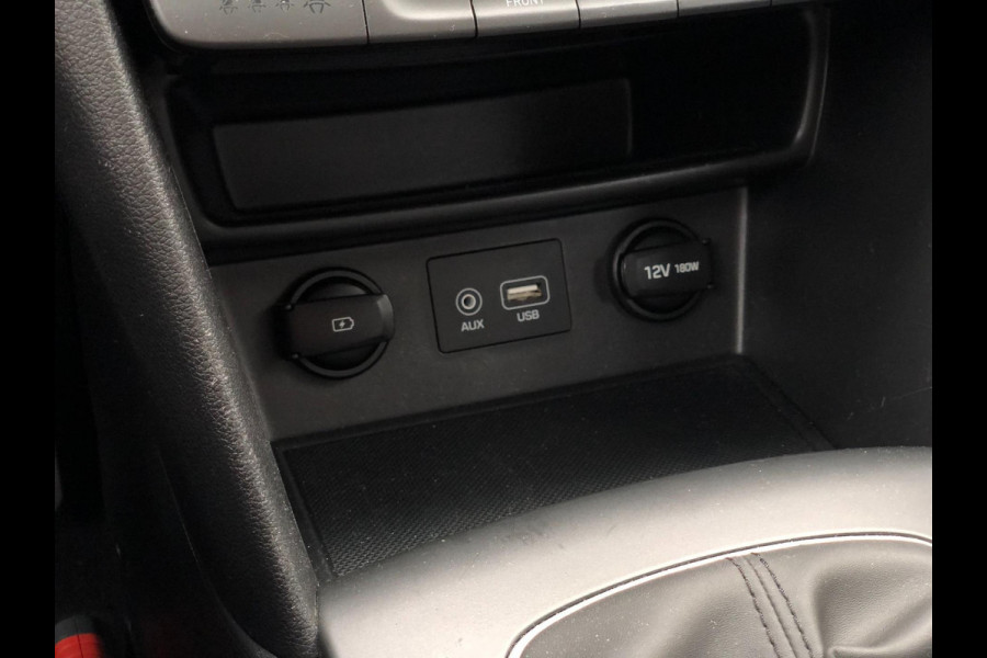 Hyundai Kona 1.0 T-GDI Comfort | Navi, Cruise, Clima, DAB, Camera, Carplay/Android | Goed Onderhouden! | Hyundai Kona 1.0 T-GDI Comfort | Navi, Cruise, Clima, DAB, Camera, Carplay/Android | Goed Onderhouden! |