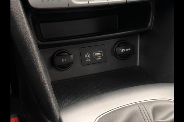 Hyundai Kona 1.0 T-GDI Comfort | Navi, Cruise, Clima, DAB, Camera, Carplay/Android | Goed Onderhouden! | Hyundai Kona 1.0 T-GDI Comfort | Navi, Cruise, Clima, DAB, Camera, Carplay/Android | Goed Onderhouden! |