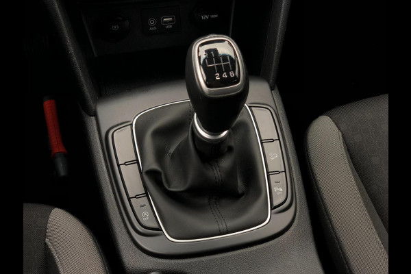 Hyundai Kona 1.0 T-GDI Comfort | Navi, Cruise, Clima, DAB, Camera, Carplay/Android | Goed Onderhouden! | Hyundai Kona 1.0 T-GDI Comfort | Navi, Cruise, Clima, DAB, Camera, Carplay/Android | Goed Onderhouden! |