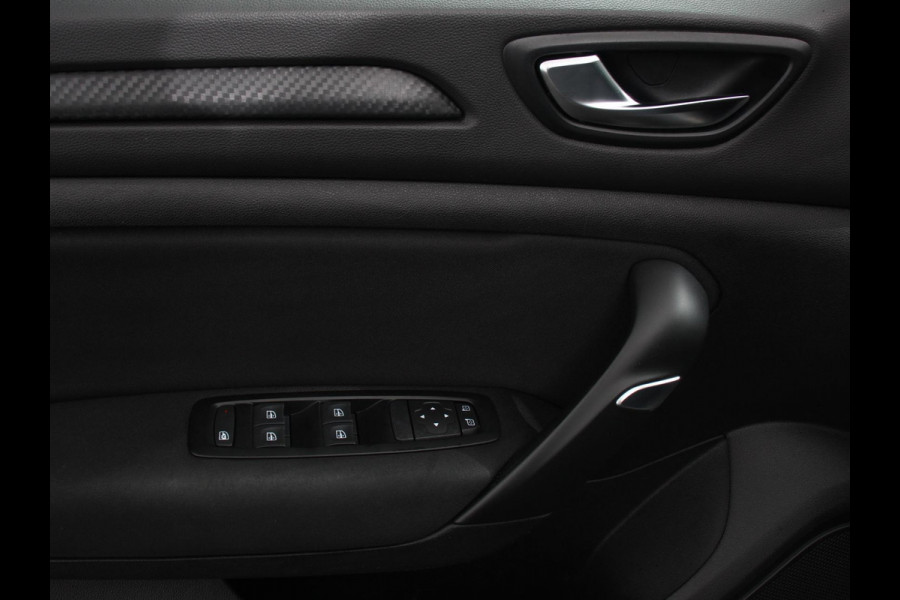 Renault MEGANE Estate 1.3 TCe Limited Cruise control Climate control Navigatie Parkeersensoren achter Lichtmetalen velgen LED Renault MEGANE Estate 1.3 TCe Limited Cruise control Climate control Navigatie Parkeersensoren achter Lichtmetalen velgen LED