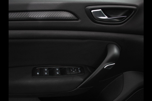 Renault MEGANE Estate 1.3 TCe Limited Cruise control Climate control Navigatie Parkeersensoren achter Lichtmetalen velgen LED Renault MEGANE Estate 1.3 TCe Limited Cruise control Climate control Navigatie Parkeersensoren achter Lichtmetalen velgen LED