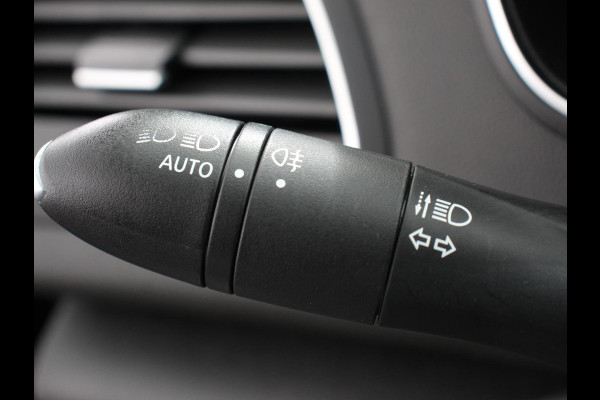 Renault MEGANE Estate 1.3 TCe Limited Cruise control Climate control Navigatie Parkeersensoren achter Lichtmetalen velgen LED Renault MEGANE Estate 1.3 TCe Limited Cruise control Climate control Navigatie Parkeersensoren achter Lichtmetalen velgen LED