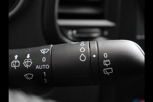 Renault MEGANE Estate 1.3 TCe Limited Cruise control Climate control Navigatie Parkeersensoren achter Lichtmetalen velgen LED Renault MEGANE Estate 1.3 TCe Limited Cruise control Climate control Navigatie Parkeersensoren achter Lichtmetalen velgen LED