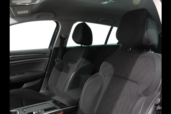 Renault MEGANE Estate 1.3 TCe Limited Cruise control Climate control Navigatie Parkeersensoren achter Lichtmetalen velgen LED Renault MEGANE Estate 1.3 TCe Limited Cruise control Climate control Navigatie Parkeersensoren achter Lichtmetalen velgen LED