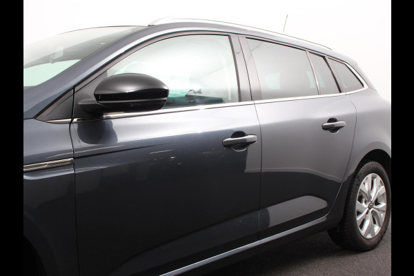Renault MEGANE Estate 1.3 TCe Limited Cruise control Climate control Navigatie Parkeersensoren achter Lichtmetalen velgen LED Renault MEGANE Estate 1.3 TCe Limited Cruise control Climate control Navigatie Parkeersensoren achter Lichtmetalen velgen LED