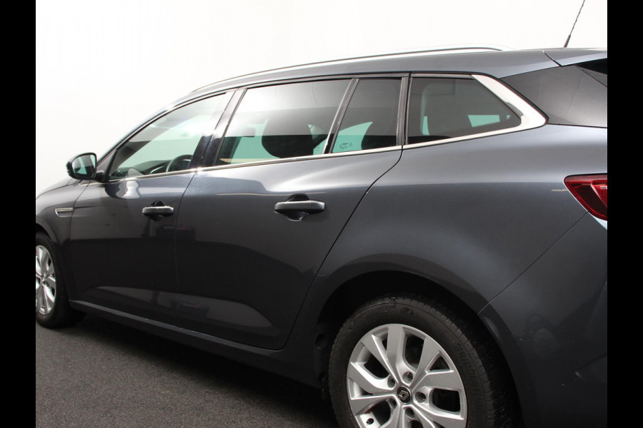 Renault MEGANE Estate 1.3 TCe Limited Cruise control Climate control Navigatie Parkeersensoren achter Lichtmetalen velgen LED Renault MEGANE Estate 1.3 TCe Limited Cruise control Climate control Navigatie Parkeersensoren achter Lichtmetalen velgen LED