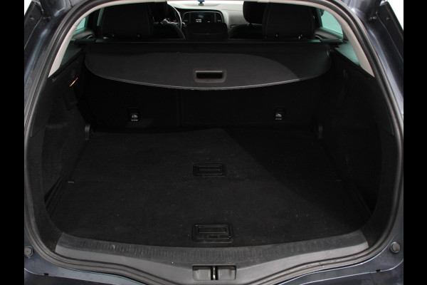 Renault MEGANE Estate 1.3 TCe Limited Cruise control Climate control Navigatie Parkeersensoren achter Lichtmetalen velgen LED Renault MEGANE Estate 1.3 TCe Limited Cruise control Climate control Navigatie Parkeersensoren achter Lichtmetalen velgen LED