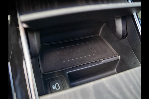 Land Rover Range Rover Velar 2.0 P400e AWD Dynamic SE / Pano / Meridian / 360 / Ambient / Keyless / Adaptive / Memory / 21 inch Land Rover Range Rover Velar 2.0 P400e AWD Dynamic SE / Pano / Meridian / 360 / Ambient / Keyless / Adaptive / Memory / 21 inch