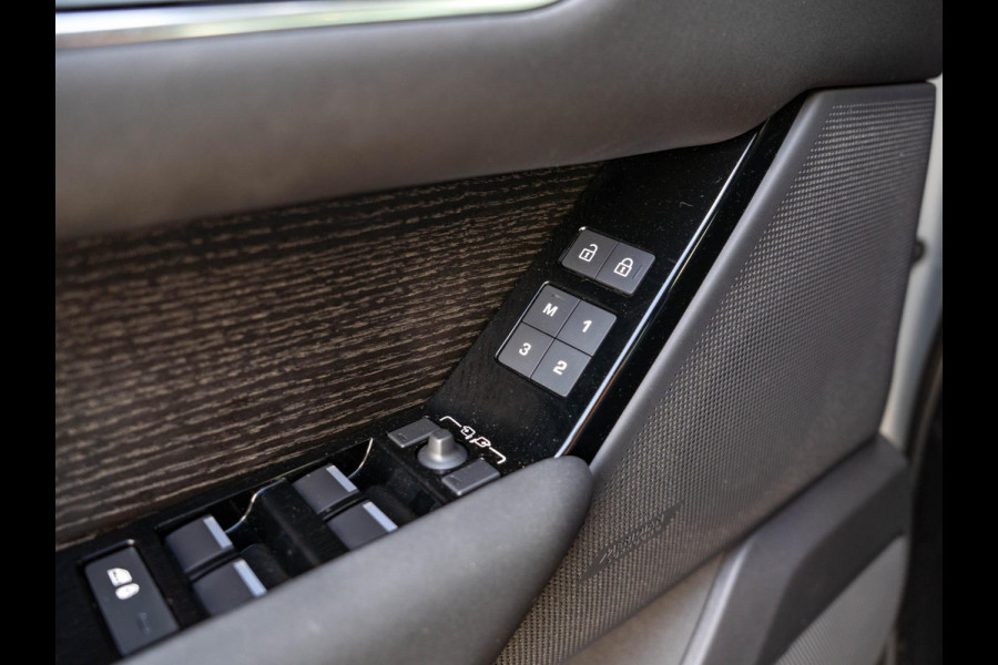 Land Rover Range Rover Velar 2.0 P400e AWD Dynamic SE / Pano / Meridian / 360 / Ambient / Keyless / Adaptive / Memory / 21 inch Land Rover Range Rover Velar 2.0 P400e AWD Dynamic SE / Pano / Meridian / 360 / Ambient / Keyless / Adaptive / Memory / 21 inch