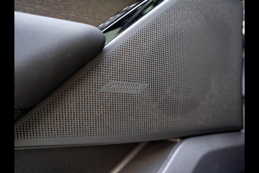 Land Rover Range Rover Velar 2.0 P400e AWD Dynamic SE / Pano / Meridian / 360 / Ambient / Keyless / Adaptive / Memory / 21 inch Land Rover Range Rover Velar 2.0 P400e AWD Dynamic SE / Pano / Meridian / 360 / Ambient / Keyless / Adaptive / Memory / 21 inch