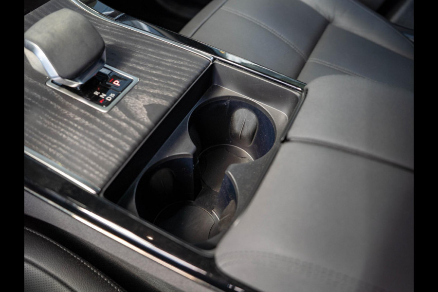 Land Rover Range Rover Velar 2.0 P400e AWD Dynamic SE / Pano / Meridian / 360 / Ambient / Keyless / Adaptive / Memory / 21 inch Land Rover Range Rover Velar 2.0 P400e AWD Dynamic SE / Pano / Meridian / 360 / Ambient / Keyless / Adaptive / Memory / 21 inch