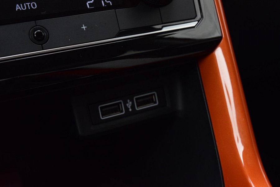 Volkswagen T-Cross 1.0 TSI Style|Led|18"|ACC|Virtual|Carplay