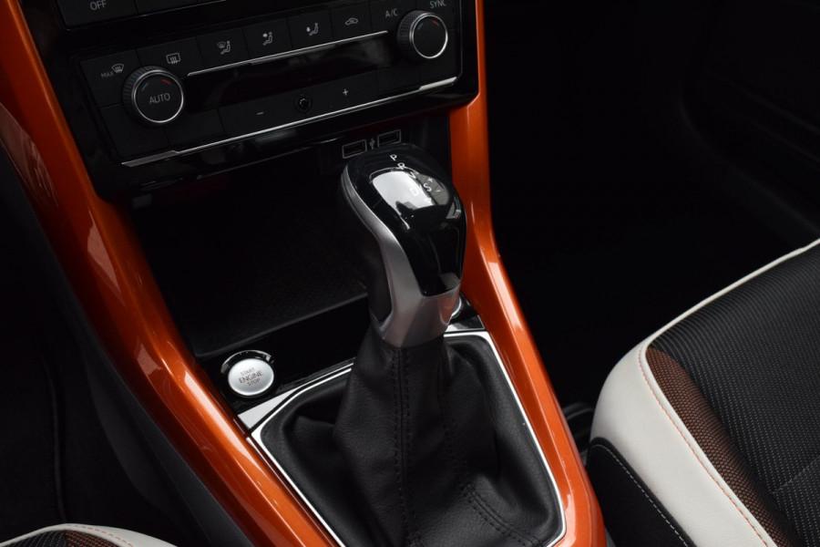 Volkswagen T-Cross 1.0 TSI Style|Led|18"|ACC|Virtual|Carplay