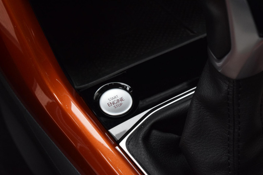 Volkswagen T-Cross 1.0 TSI Style|Led|18"|ACC|Virtual|Carplay