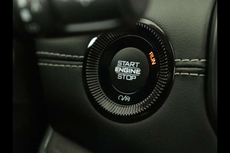 Jeep Compass 4xe 240 Plug-in Hybrid Electric S | Leder | Stoel & stuurverwarming | Adaptive cruise | Camera | Carplay | Keyless | Elektrische stoelen | 19'' | Digital Cockpit | Navigatie | PHEV | Plug In