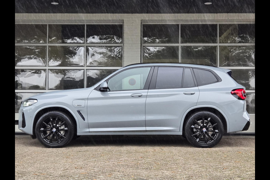BMW X3 xDrive30e M SPORT | ELEKTR. TREKHAAK | 20 INCH LM VELGEN | CAMERA | BMW LIVE COCKPIT |