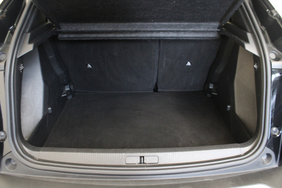 Peugeot 2008 1.2 PureTech Blue Lease Allure Peugeot 2008 1.2 PureTech Blue Lease Allure