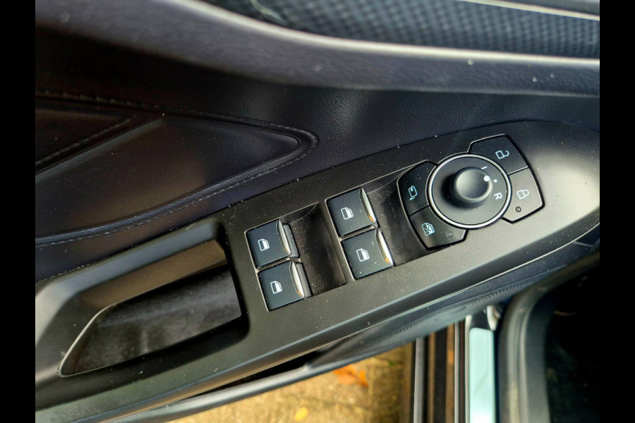 Ford Focus 1.0 EcoBoost Hybrid ST Line