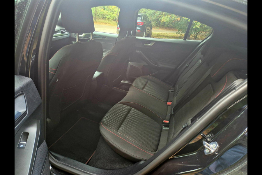 Ford Focus 1.0 EcoBoost Hybrid ST Line