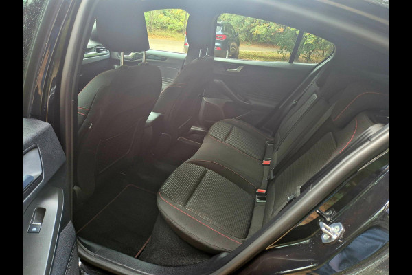 Ford Focus 1.0 EcoBoost Hybrid ST Line