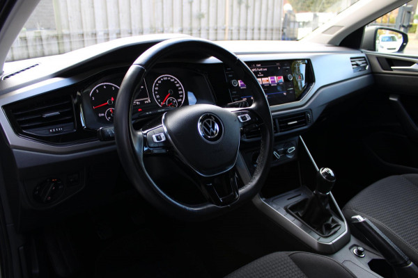 Volkswagen Polo 1.0 TSI R-Line Edition Airco CarPlay Pdc Nap Volkswagen Polo 1.0 TSI R-Line Edition Airco CarPlay Pdc Nap