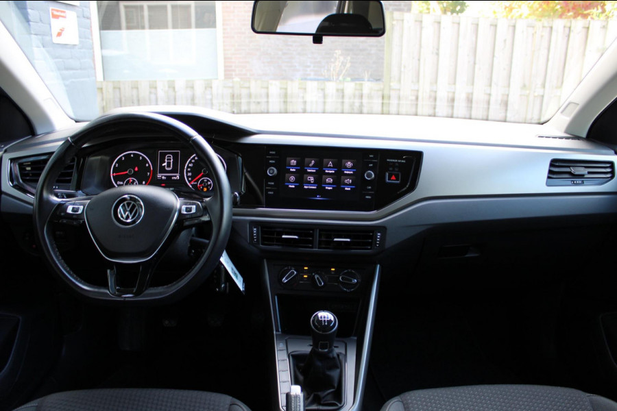 Volkswagen Polo 1.0 TSI R-Line Edition Airco CarPlay Pdc Nap Volkswagen Polo 1.0 TSI R-Line Edition Airco CarPlay Pdc Nap