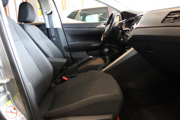 Volkswagen Polo 1.0 TSI R-Line Edition Airco CarPlay Pdc Nap Volkswagen Polo 1.0 TSI R-Line Edition Airco CarPlay Pdc Nap