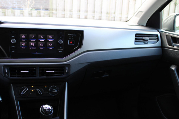 Volkswagen Polo 1.0 TSI R-Line Edition Airco CarPlay Pdc Nap Volkswagen Polo 1.0 TSI R-Line Edition Airco CarPlay Pdc Nap