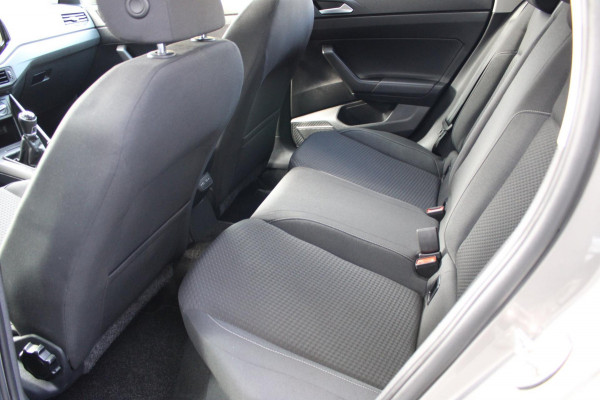 Volkswagen Polo 1.0 TSI R-Line Edition Airco CarPlay Pdc Nap Volkswagen Polo 1.0 TSI R-Line Edition Airco CarPlay Pdc Nap