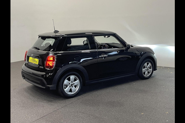 MINI Cooper 1.5 136pk DCT-7 Aut. Serious Business Navigatie Apple Carplay/Android Auto Parkeersensoren achter Cruise Control Virtual Cockpit Full LED Climate Control