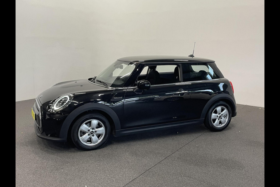 MINI Cooper 1.5 136pk DCT-7 Aut. Serious Business Navigatie Apple Carplay/Android Auto Parkeersensoren achter Cruise Control Virtual Cockpit Full LED Climate Control