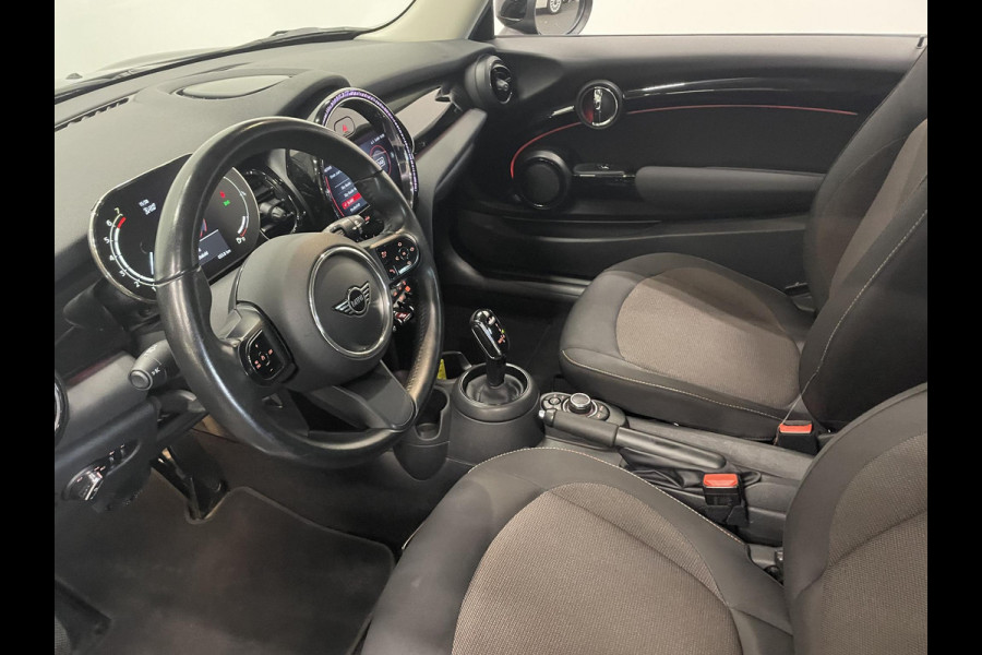 MINI Cooper 1.5 136pk DCT-7 Aut. Serious Business Navigatie Apple Carplay/Android Auto Parkeersensoren achter Cruise Control Virtual Cockpit Full LED Climate Control