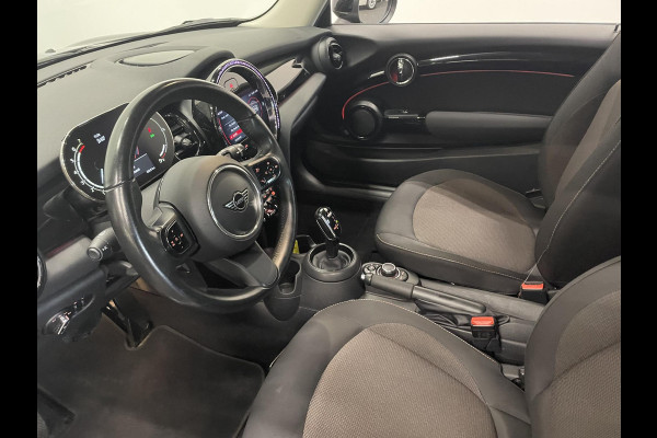 MINI Cooper 1.5 136pk DCT-7 Aut. Serious Business Navigatie Apple Carplay/Android Auto Parkeersensoren achter Cruise Control Virtual Cockpit Full LED Climate Control