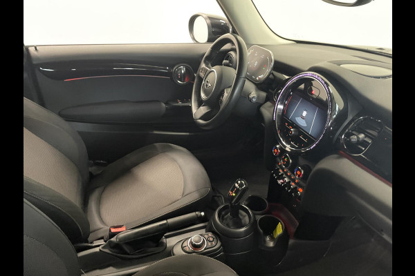 MINI Cooper 1.5 136pk DCT-7 Aut. Serious Business Navigatie Apple Carplay/Android Auto Parkeersensoren achter Cruise Control Virtual Cockpit Full LED Climate Control