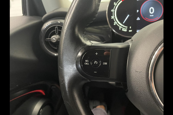 MINI Cooper 1.5 136pk DCT-7 Aut. Serious Business Navigatie Apple Carplay/Android Auto Parkeersensoren achter Cruise Control Virtual Cockpit Full LED Climate Control