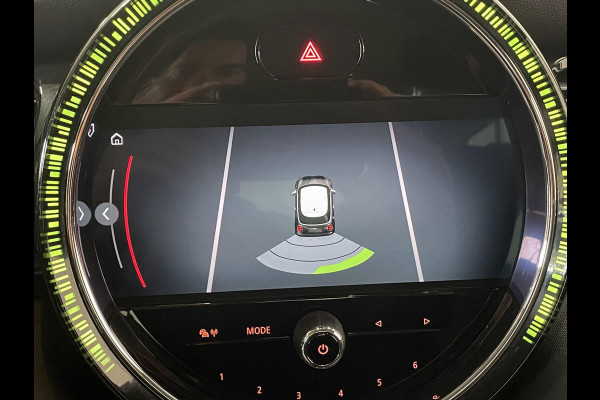 MINI Cooper 1.5 136pk DCT-7 Aut. Serious Business Navigatie Apple Carplay/Android Auto Parkeersensoren achter Cruise Control Virtual Cockpit Full LED Climate Control