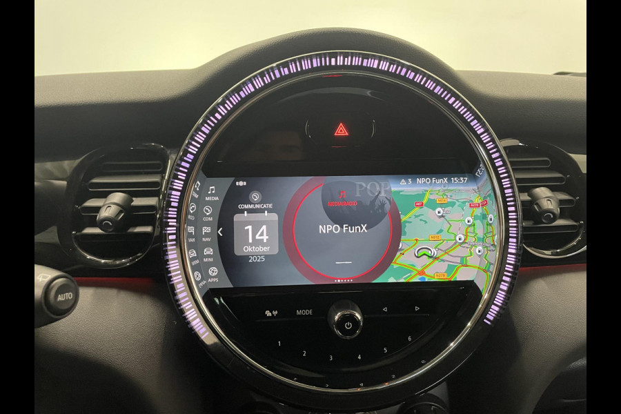 MINI Cooper 1.5 136pk DCT-7 Aut. Serious Business Navigatie Apple Carplay/Android Auto Parkeersensoren achter Cruise Control Virtual Cockpit Full LED Climate Control