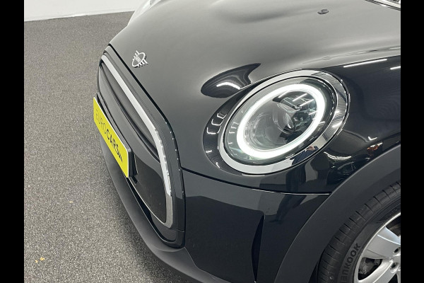 MINI Cooper 1.5 136pk DCT-7 Aut. Serious Business Navigatie Apple Carplay/Android Auto Parkeersensoren achter Cruise Control Virtual Cockpit Full LED Climate Control