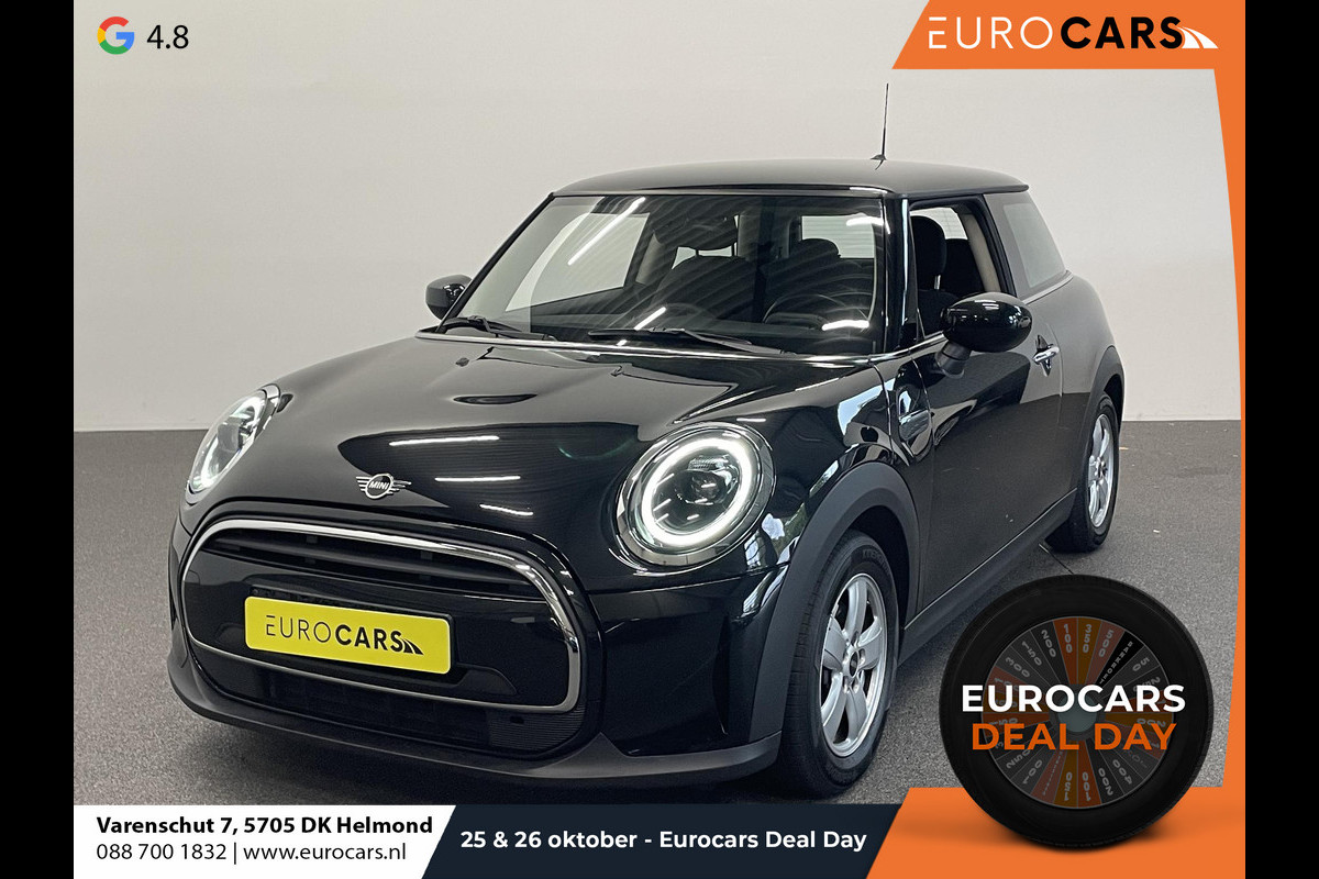 MINI Cooper 1.5 136pk DCT-7 Aut. Serious Business Navigatie Apple Carplay/Android Auto Parkeersensoren achter Cruise Control Virtual Cockpit Full LED Climate Control MINI Cooper 1.5 136pk DCT-7 Aut. Serious Business Navigatie Apple Carplay/Android Auto Parkeersensoren achter Cruise Control Virtual Cockpit Full LED Climate Control