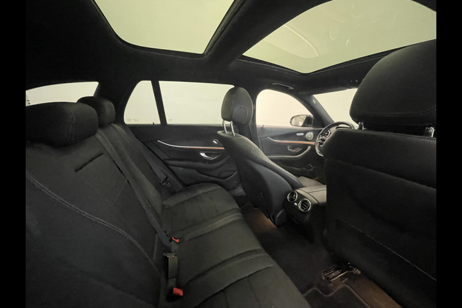 Mercedes-Benz E-Klasse 300e PHEV AMG Line Auto. Estate Panoramadak Navigatie Appel Carplay/ Android Auto Parkeersensoren Cruise Control Led Burmester Soundsystem Sfeerverlichting Elektrische achterklep Climate Control