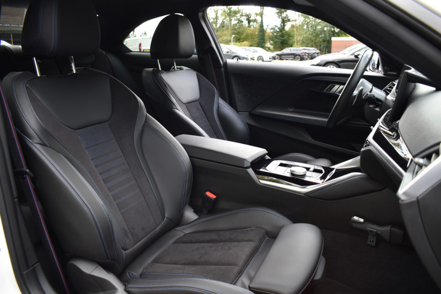 BMW 2 Serie Coupé 218IA 2.0 157PK AUT. M-SPORT HARMANN-KARDON/CARPLAY/ALCANTARA-LEDER BMW 2 Serie Coupé 218IA 2.0 157PK AUT. M-SPORT HARMANN-KARDON/CARPLAY/ALCANTARA-LEDER