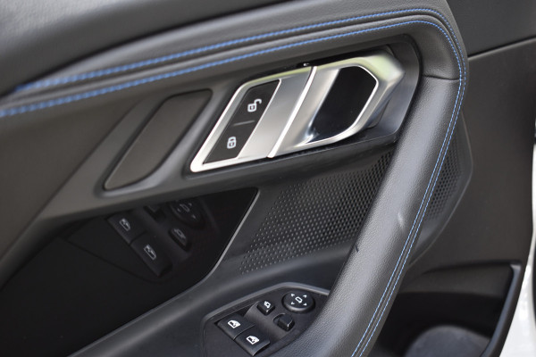 BMW 2 Serie Coupé 218IA 2.0 157PK AUT. M-SPORT HARMANN-KARDON/CARPLAY/ALCANTARA-LEDER BMW 2 Serie Coupé 218IA 2.0 157PK AUT. M-SPORT HARMANN-KARDON/CARPLAY/ALCANTARA-LEDER