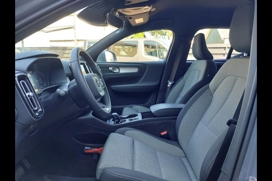 Volvo XC40 1.5 T4 Plug-in hybrid Core Bright | WinterPack | Camera | NAP Volvo XC40 1.5 T4 Plug-in hybrid Core Bright | WinterPack | Camera | NAP