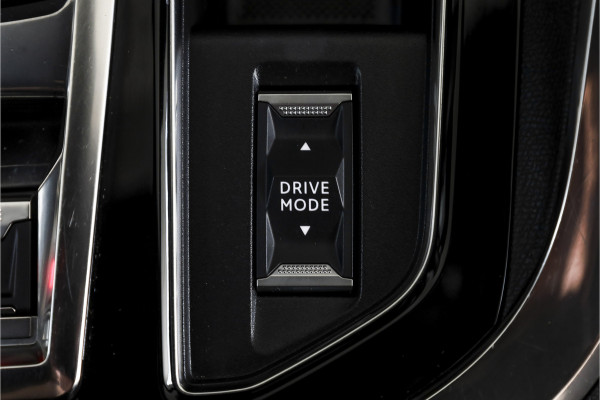 Peugeot 3008 1.6 HYbrid4 300 PK GT Orig. NL | Dig. Cockpit | Trekhaak | Cruise | PDC | Camera | NAV+App. Connect | ECC | LM 19" |