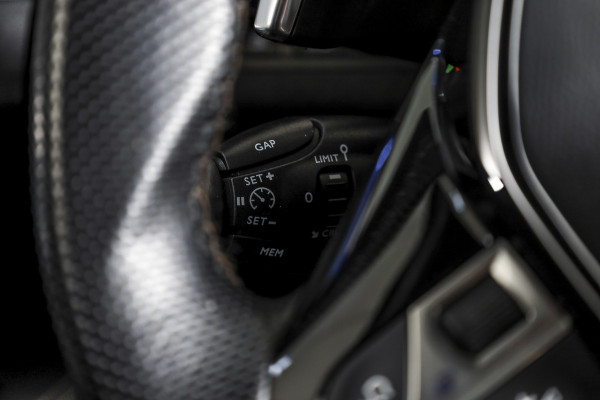 Peugeot 3008 1.6 HYbrid4 300 PK GT Orig. NL | Dig. Cockpit | Trekhaak | Cruise | PDC | Camera | NAV+App. Connect | ECC | LM 19" |